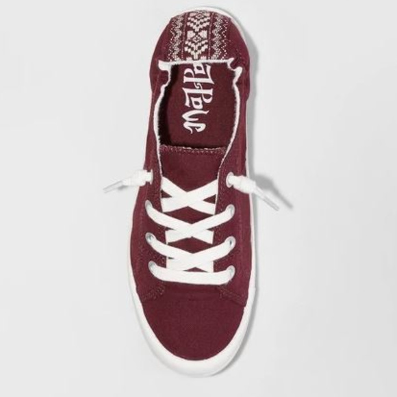 Mad Love Shoes - NWT Comfy Burgundy Lace Canvas Sneakers-11